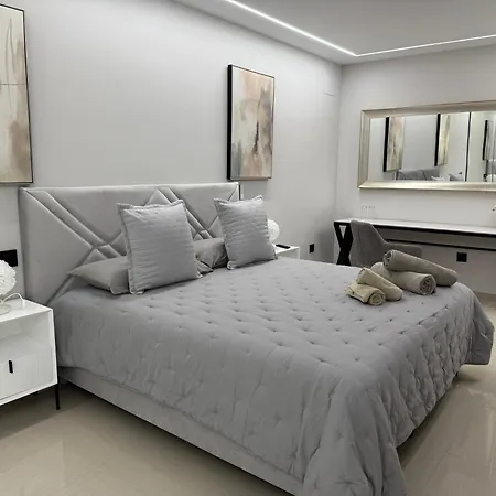 Panoramic Montain Деревянный коттедж Кабрилс